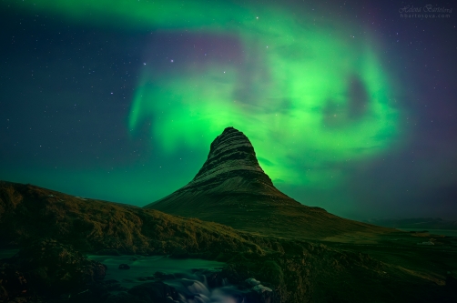 NOČNÍ KIRKJUFELL (Snaefelsness, Island)